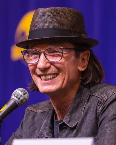 Dominic Keating